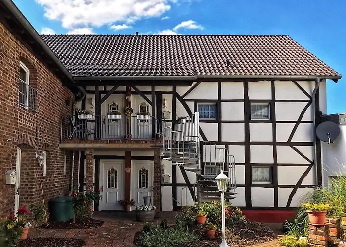 Mit Eigener Terrasse Und Ausblick *